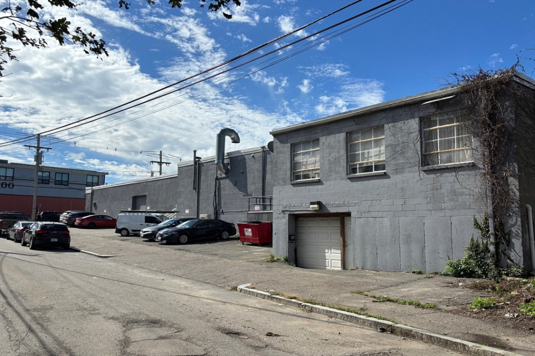 91 Felton Street Waltham, warehouse for lease Waltham, industrial space Waltham MA, drive-in warehouse MA, pick and pack space, storage space Waltham, distribution warehouse, industrial space for lease 91 Felton Street Waltham, warehouse for lease Waltham, industrial space Waltham MA, drive-in warehouse MA, pick and pack space, storage space Waltham, distribution warehouse, industrial space for lease